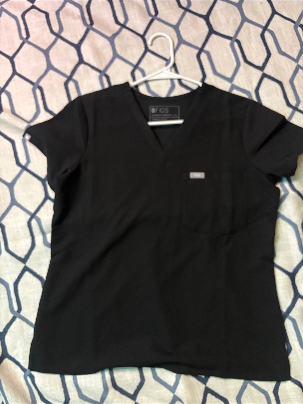 Figs Women's Catarina One-Pocket Scrub Top in Black Size S/P NWOT